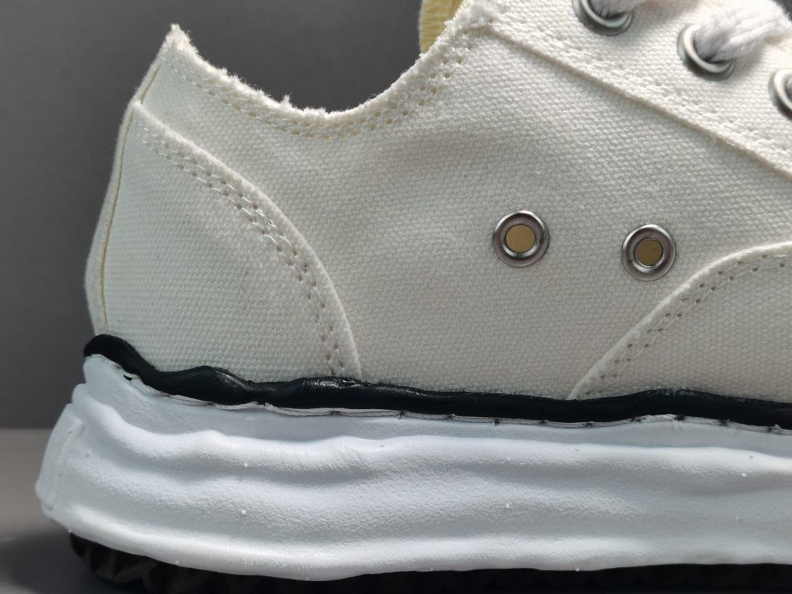 MlHAR YASUHlRO Og Sole A01FW702