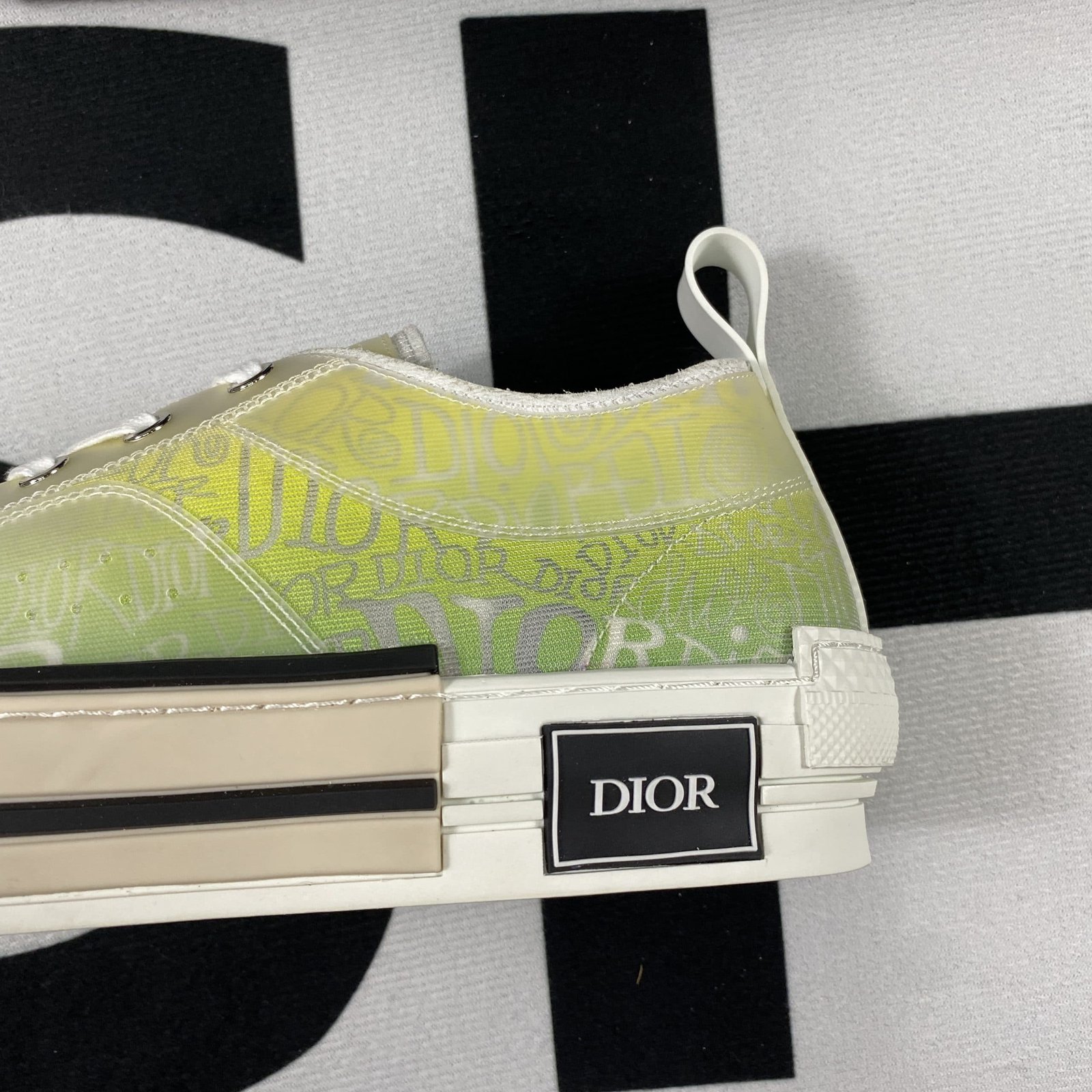 D10r B23 High Top Sneaker 7