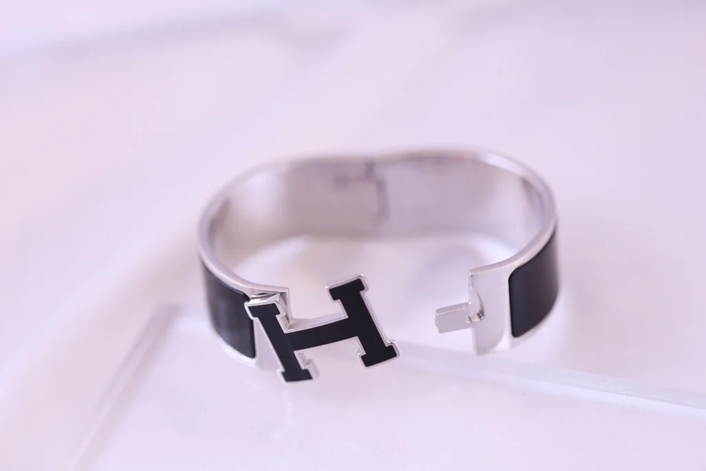 H**me5 bracelet
