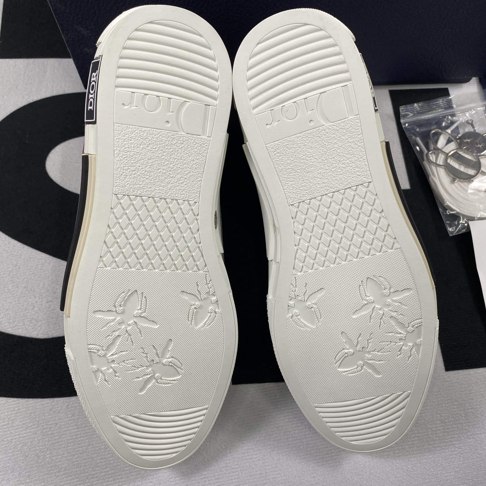 D10r B23 High Top Sneaker 13