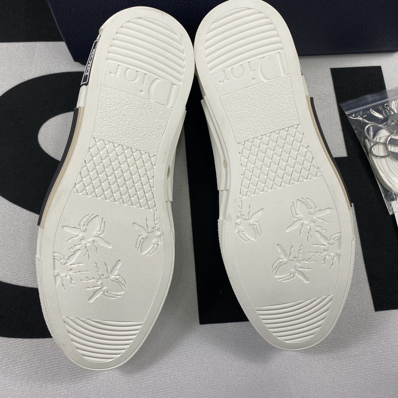 D10r B23 High Top Sneaker 7