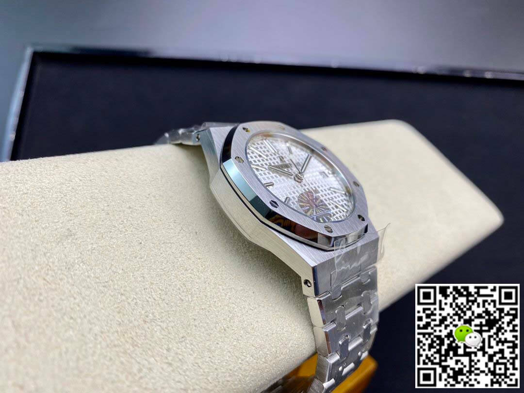 Replica Audemars P1g*et Royal Oak 15450ST.OO.1256ST.01 1:1 Best Edition JF Factory Silver Dial