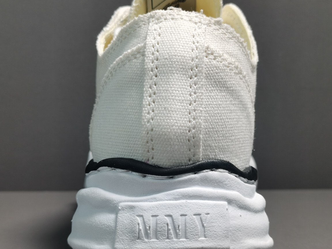 MlHAR YASUHlRO Og Sole A01FW702