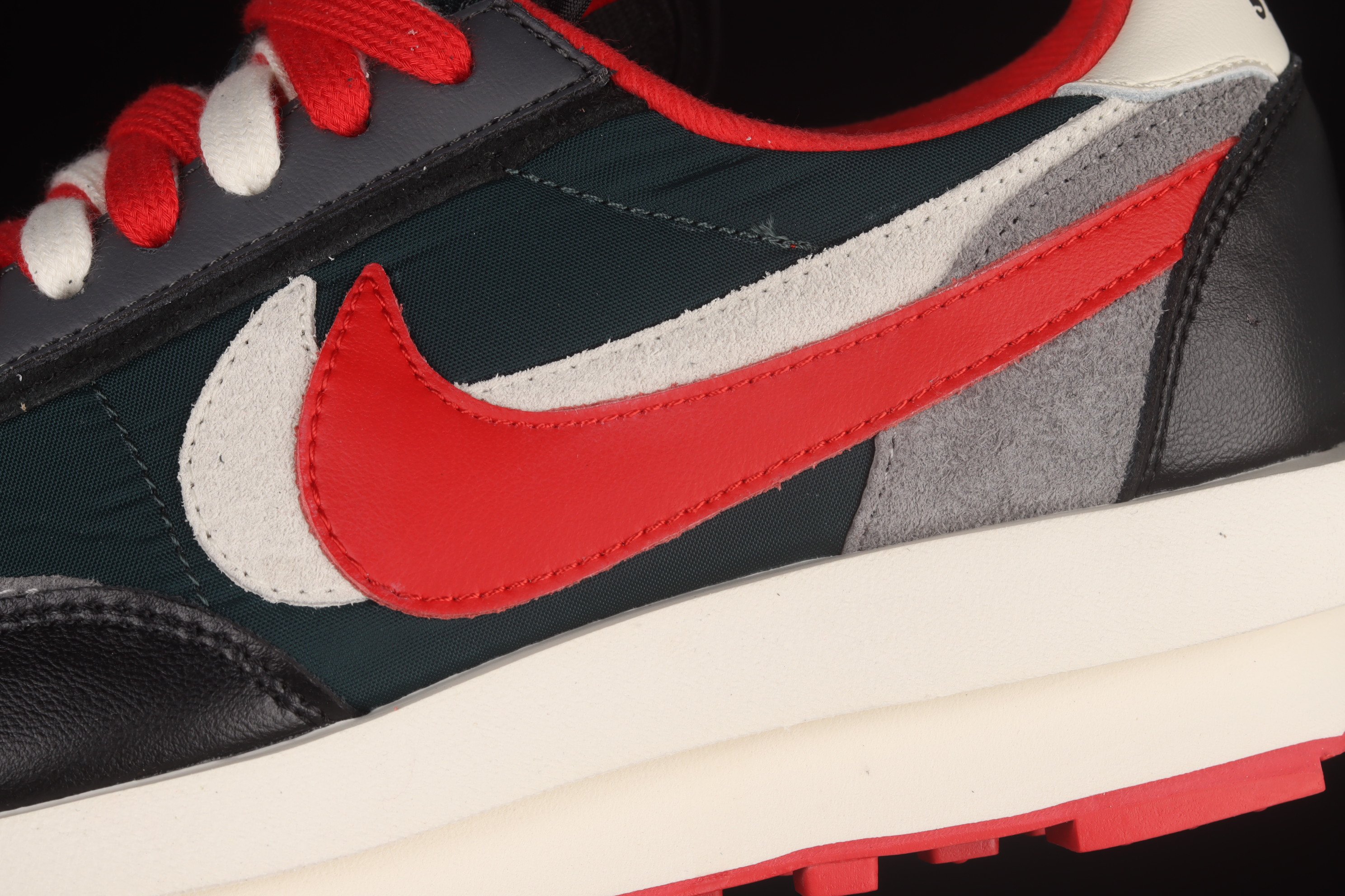 Nike LD Waffle, Sacai Undercover Midnight Spruce University Red