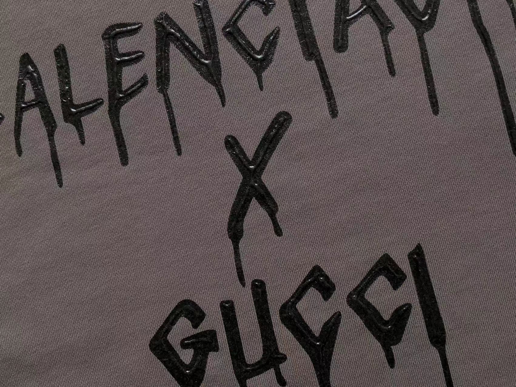 Gvc*1 x Ba1en*iaga Sweatshirt