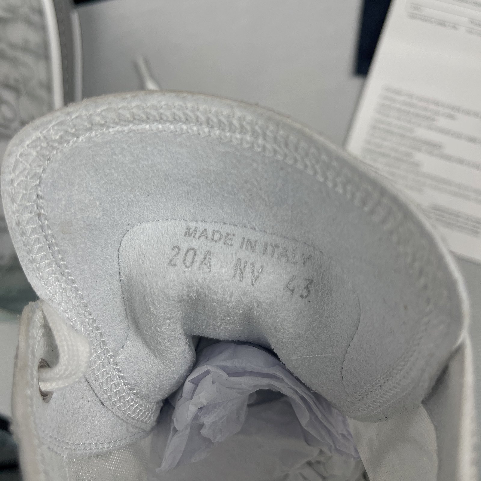 D10r B23 High Top Sneaker 20