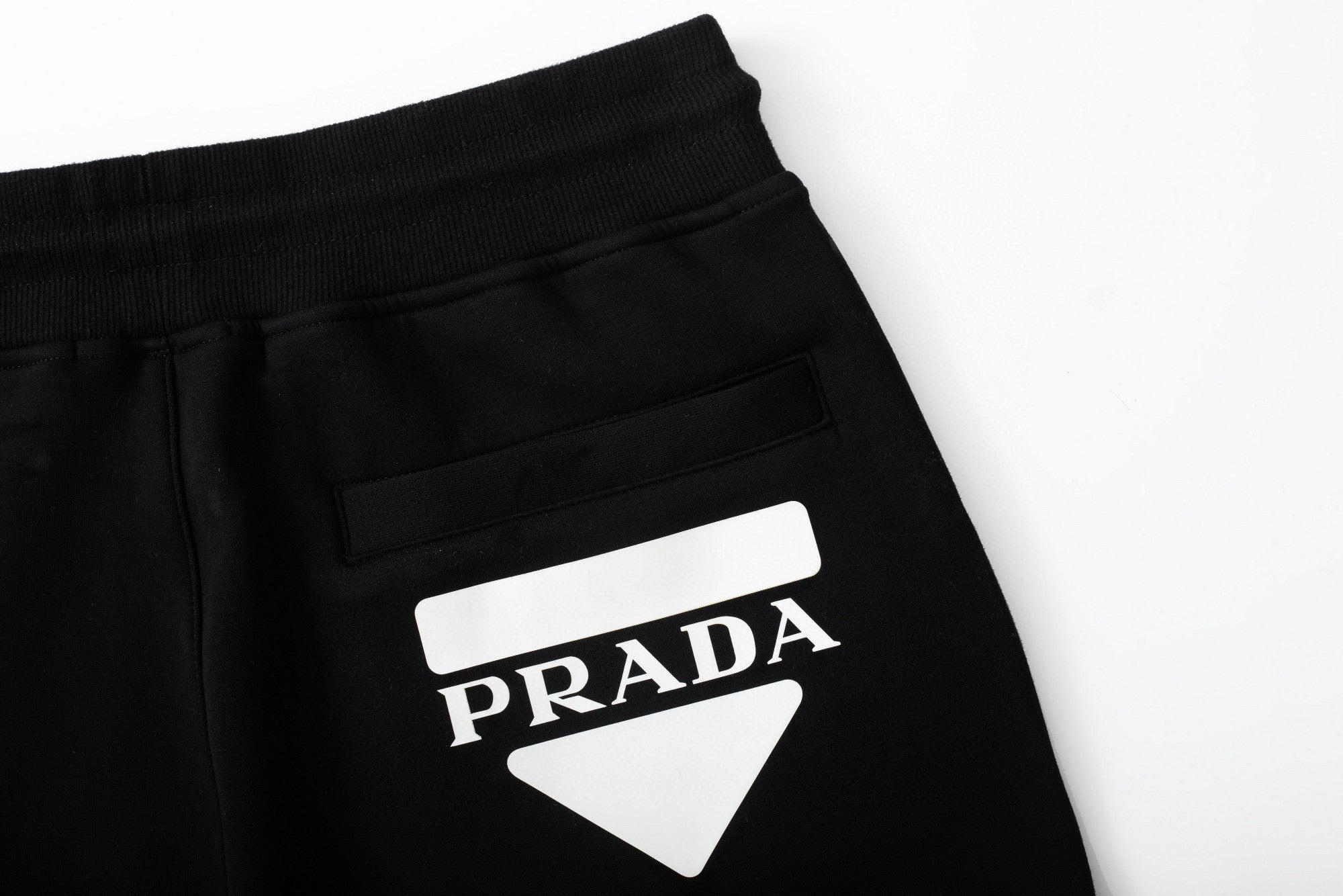 Pra*a Shorts