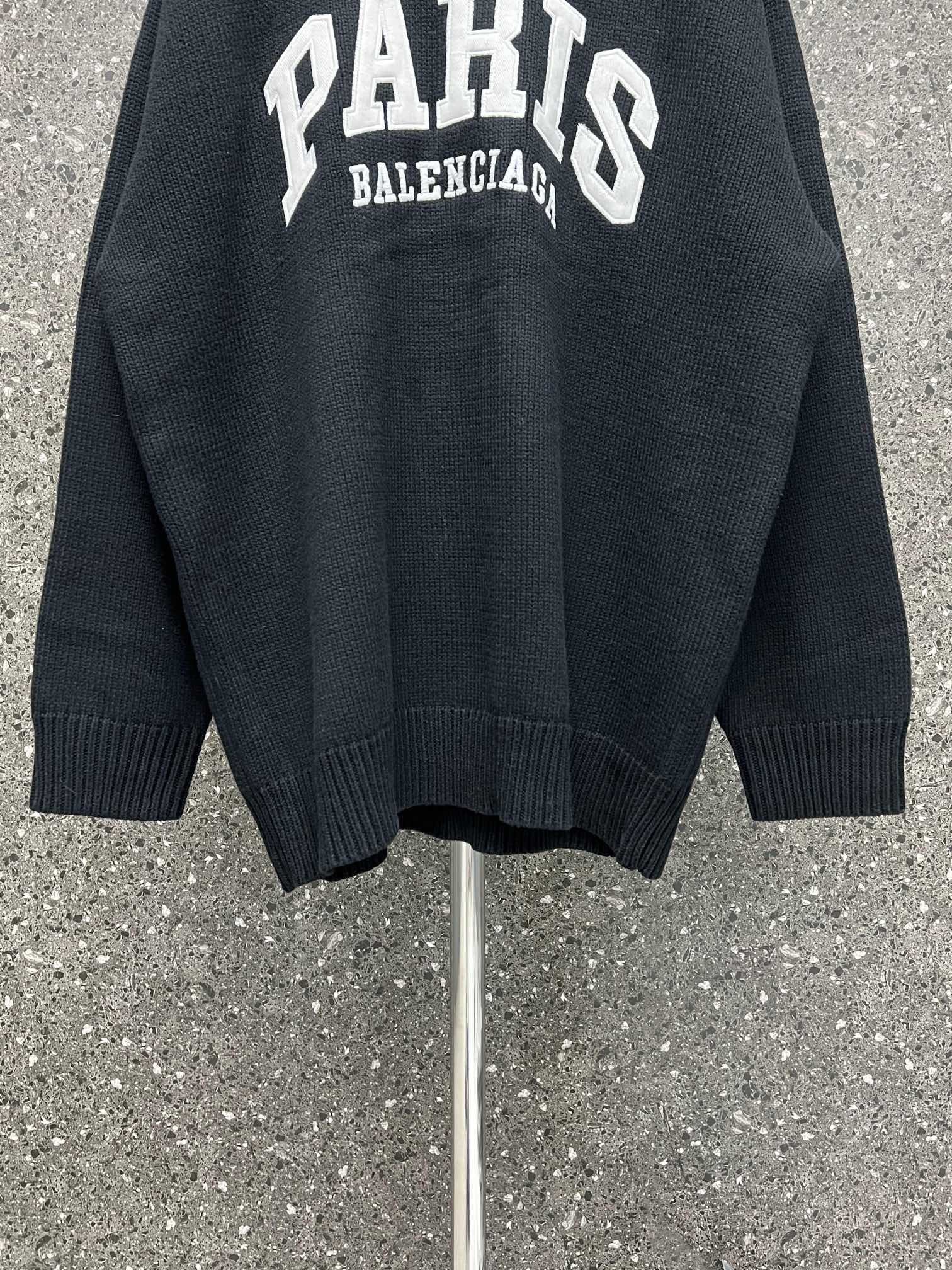 Ba1en*iaga Sweater