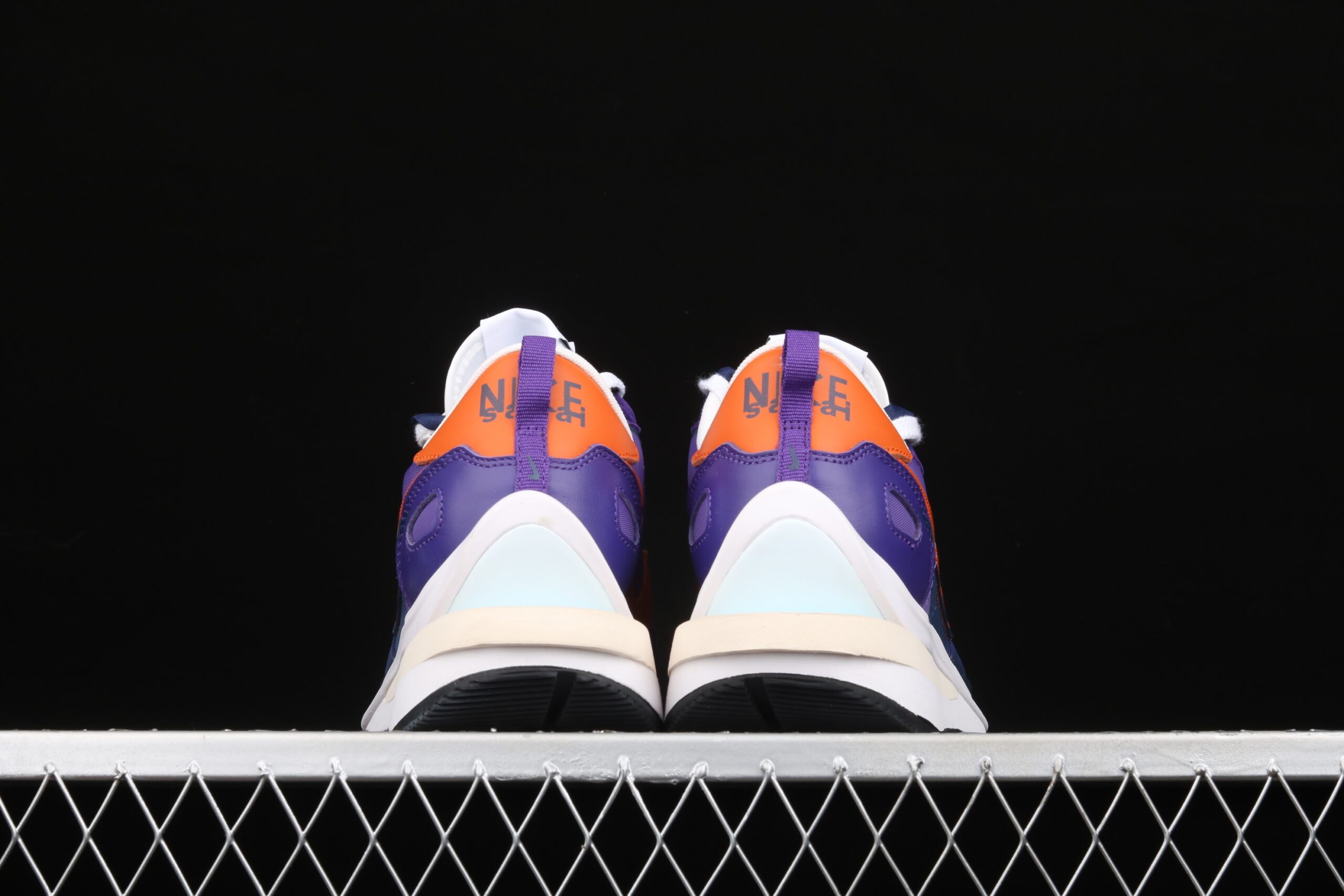 Nike Vaporwaffle, Sacai Dark Iris