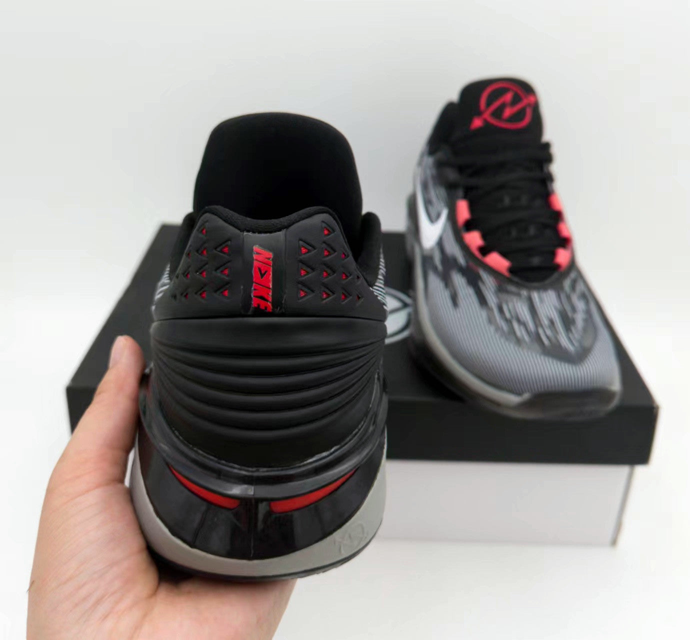 NIKE ZOOM GT CUT 2 x BLACK BRIGHT CRIMSON