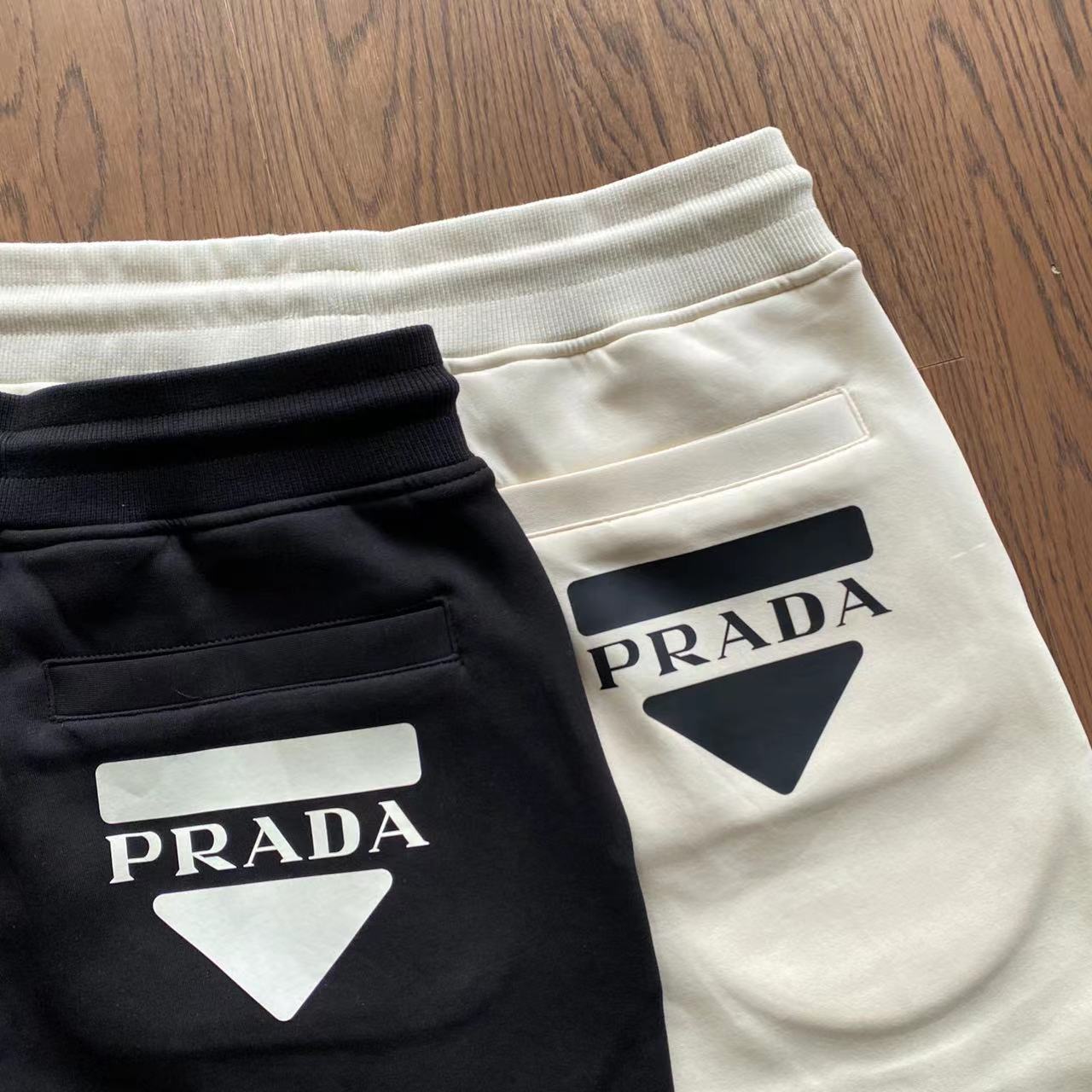Pra*a Shorts
