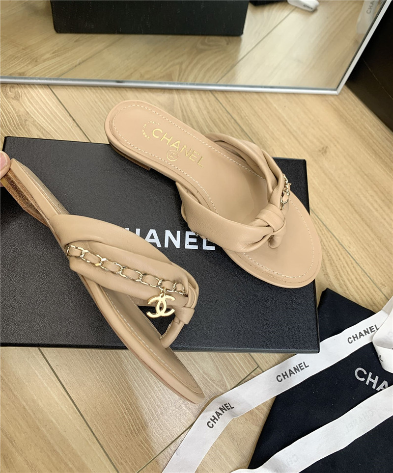 Ch**el flat chain slippers