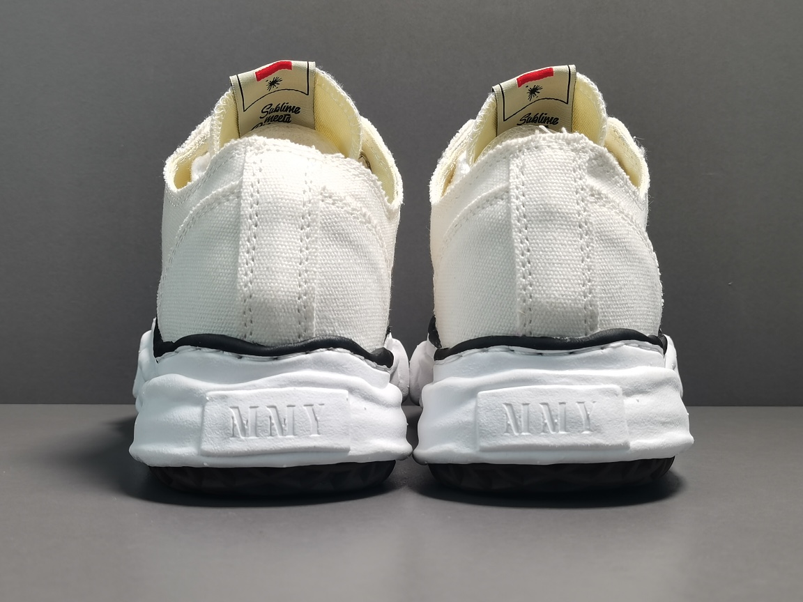 MlHAR YASUHlRO Og Sole A01FW702