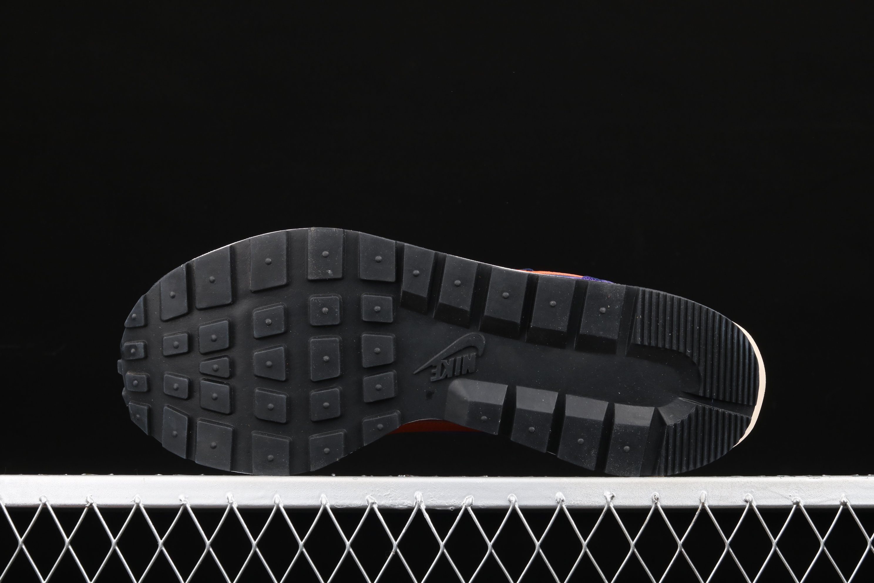 Nike Vaporwaffle, Sacai Dark Iris