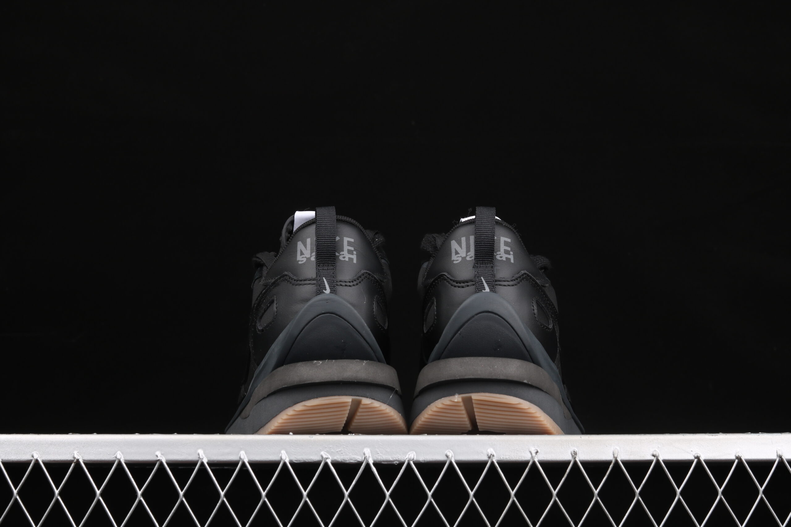 Nike Vaporwaffle, Sacai Black Gum