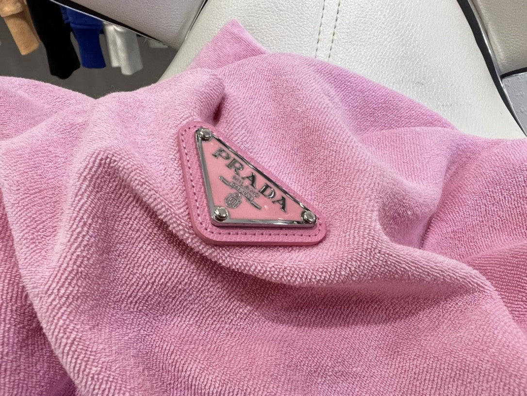 Pra*a Short Sleeve Sweatshirt