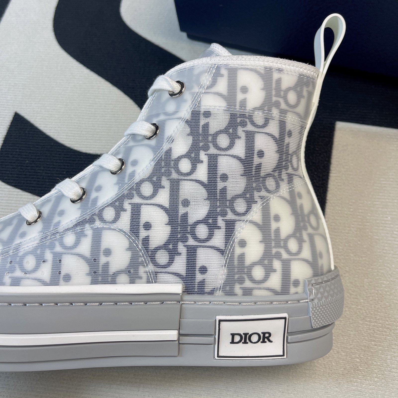 D10r B23 High Top Sneaker 26