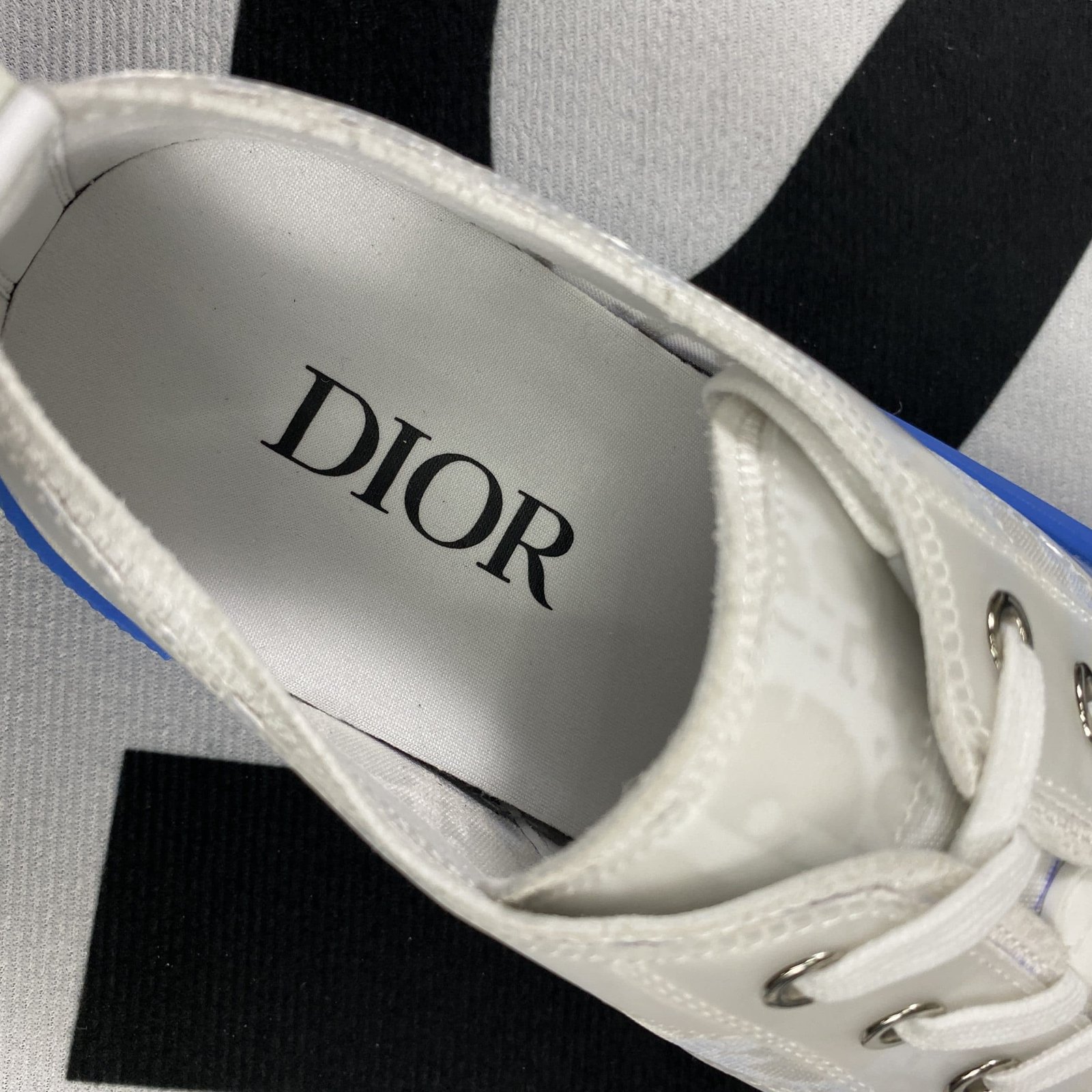 D10r B23 High Top Sneaker 5