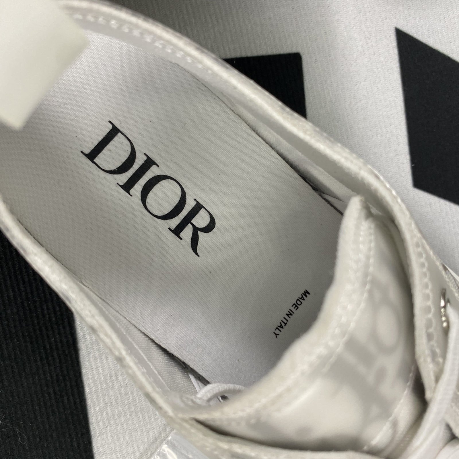 D10r B23 High Top Sneaker 4