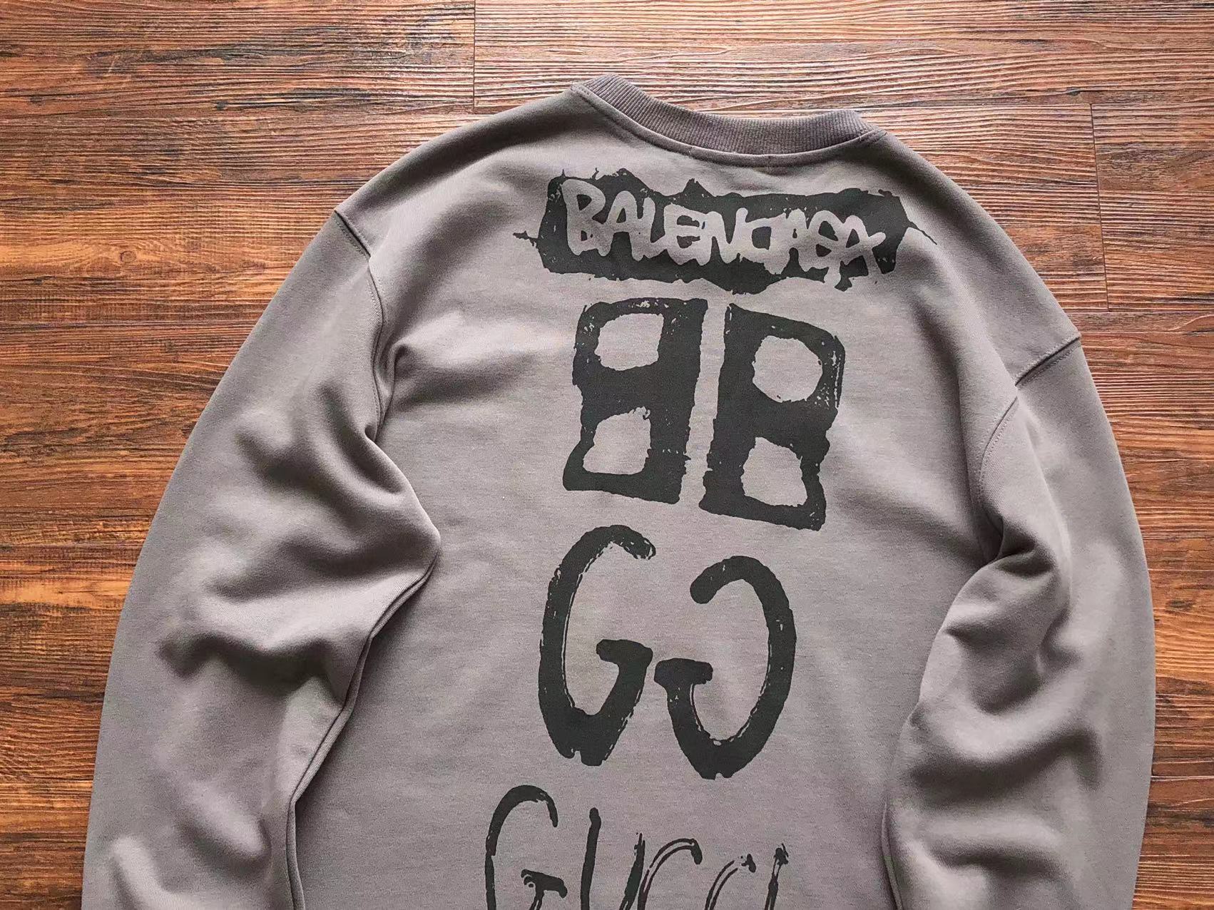 Gvc*1 x Ba1en*iaga Sweatshirt