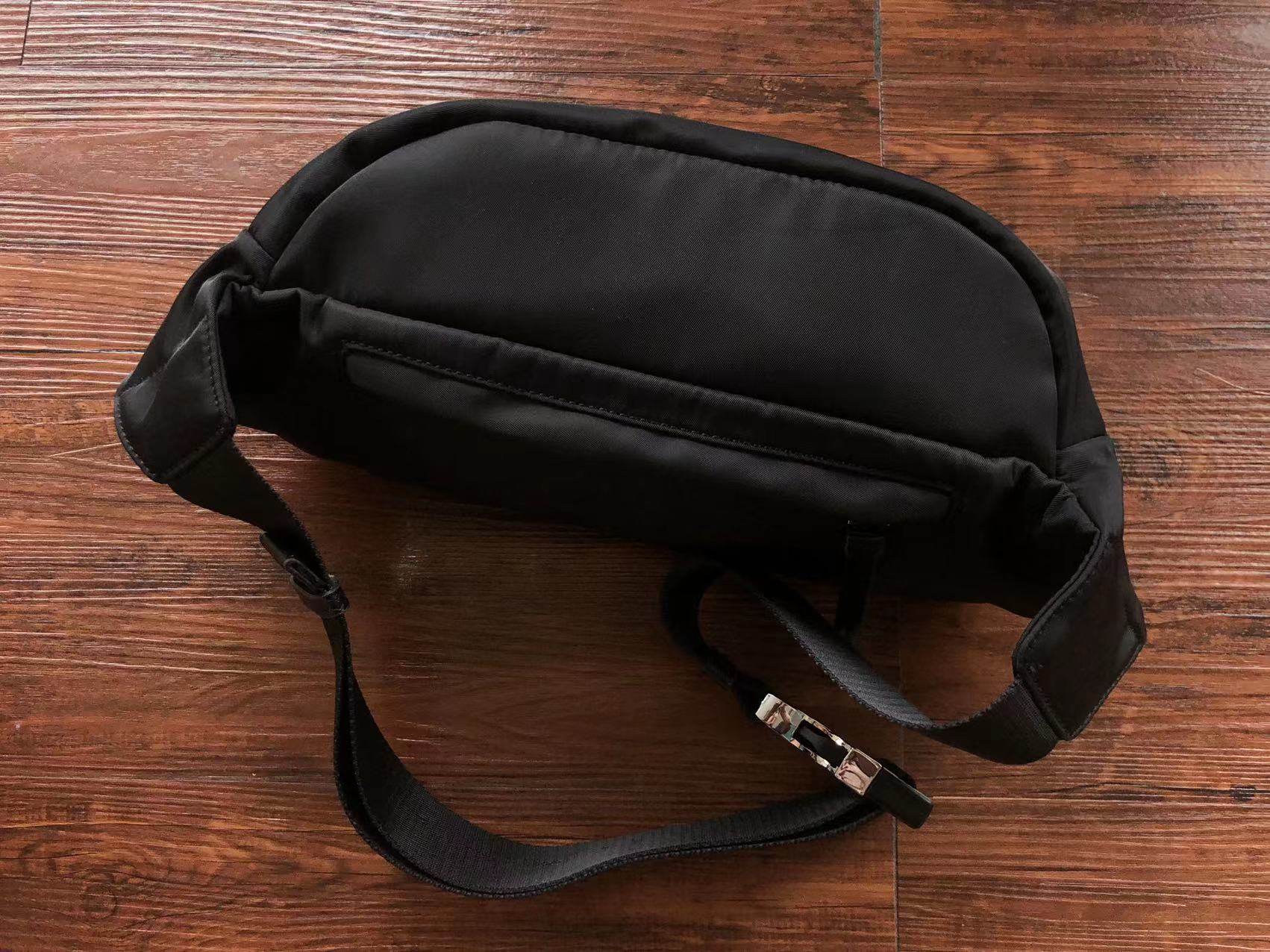 Pra*a Bag Dupe Bag(ColaReps)