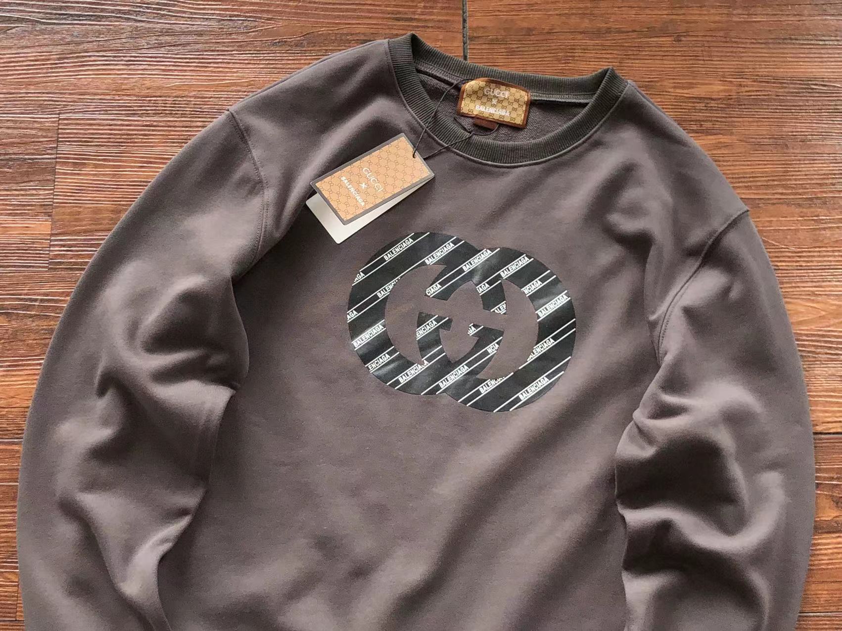 Gvc*1 x Ba1en*iaga Sweatshirt