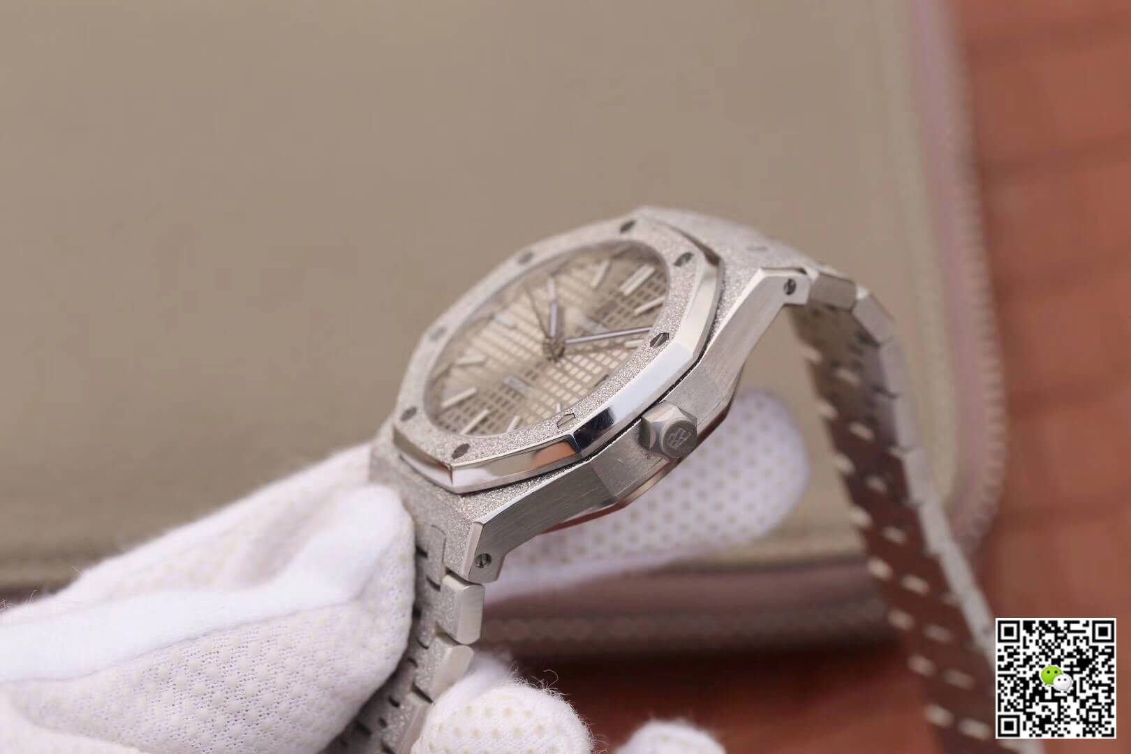 Replica Audemars P1g*et Royal Oak 15454BC.GG.1259BC.01 1:1 Best Edition JH Factory Rhodium Dial