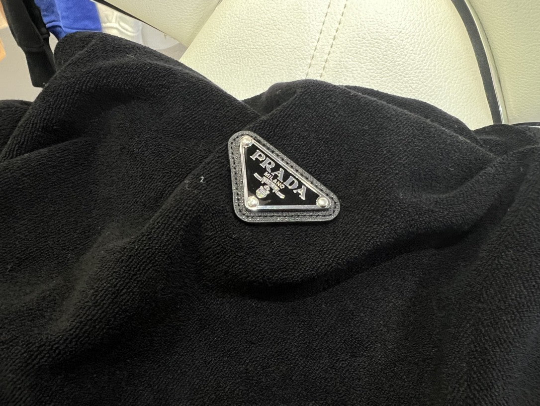 Pra*a Short Sleeve Sweatshirt