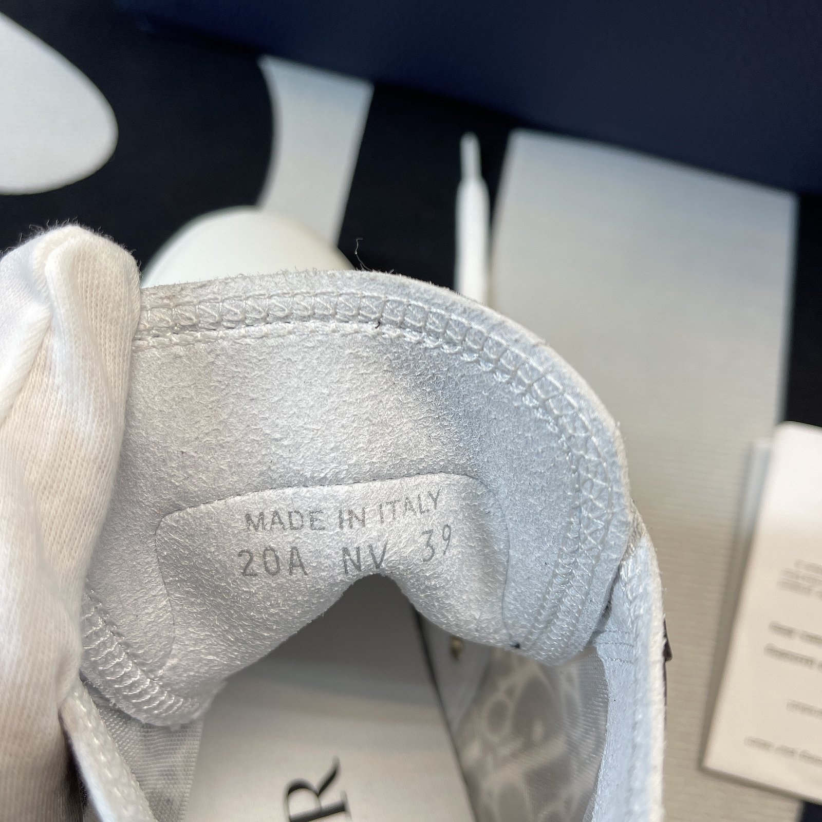 D10r B23 High Top Sneaker 19