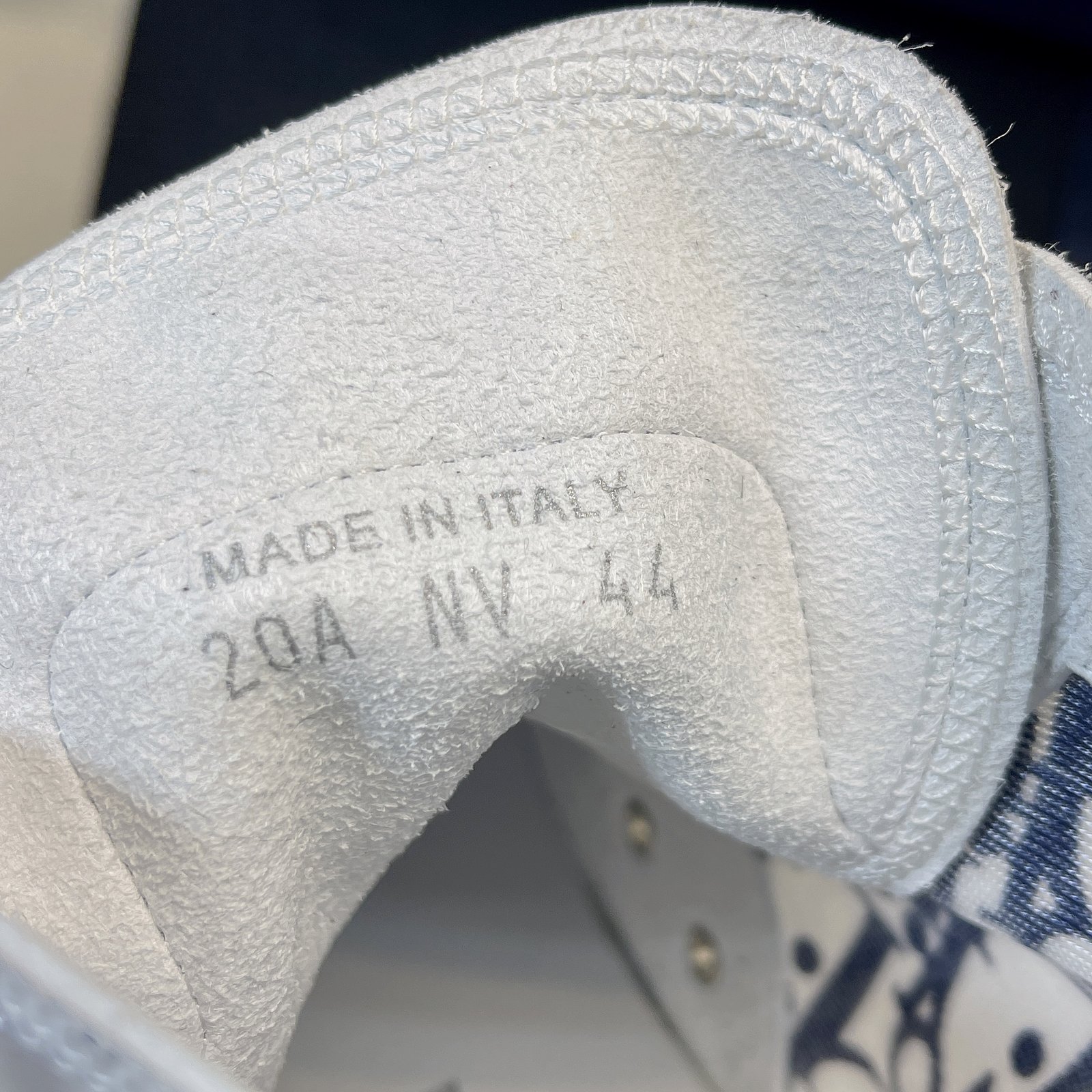 D10r B23 High Top Sneaker 26