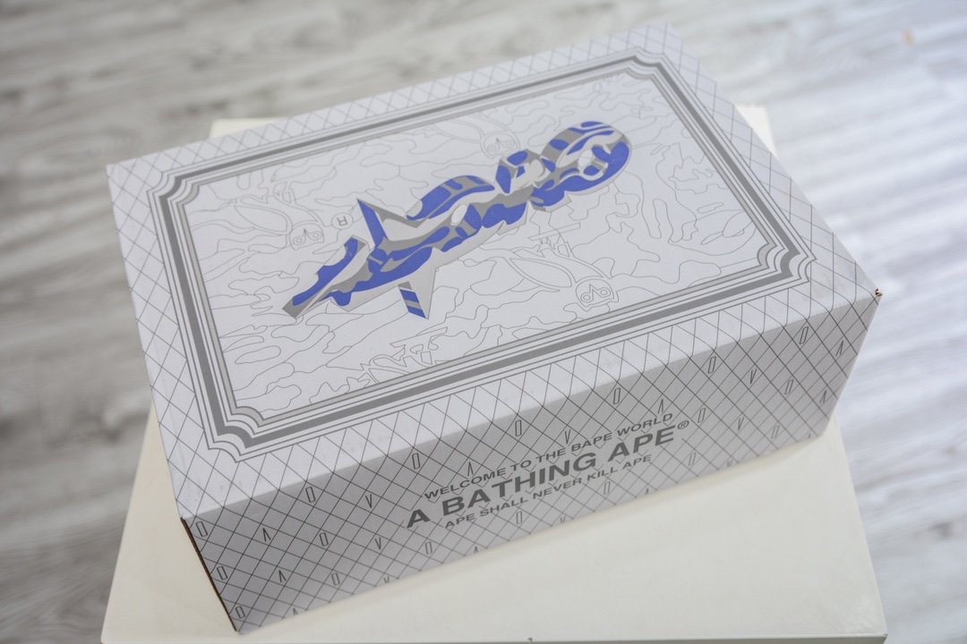 A Bathing Ape Bapesta x OVO