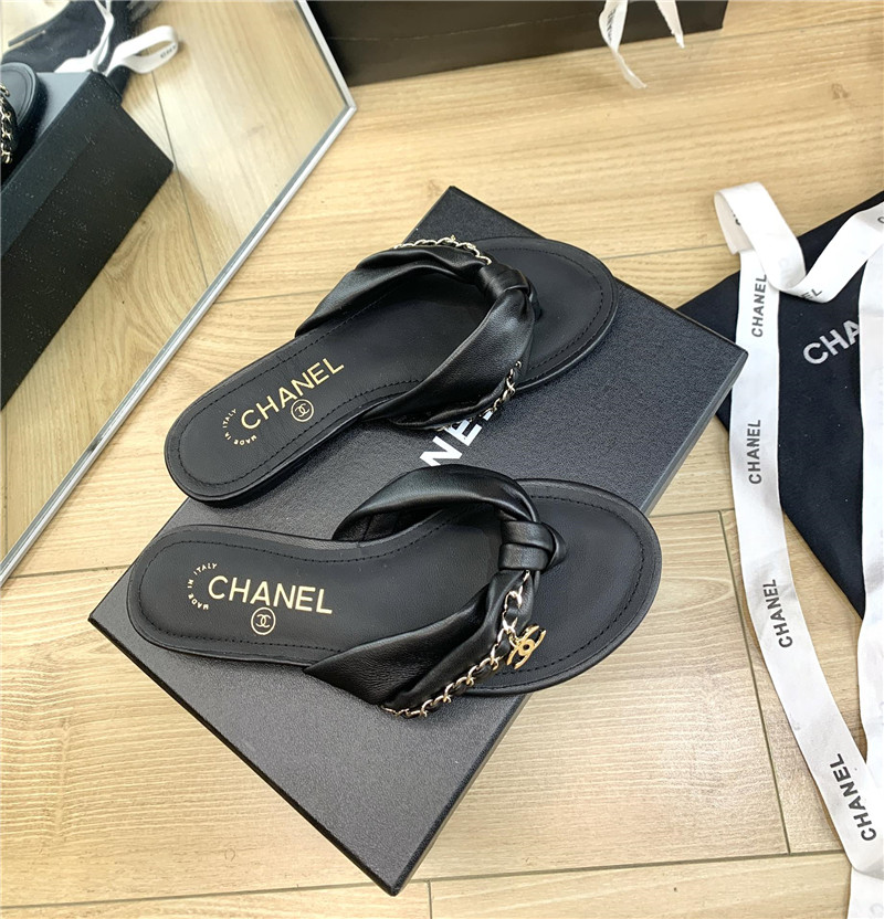 Ch**el flat chain slippers