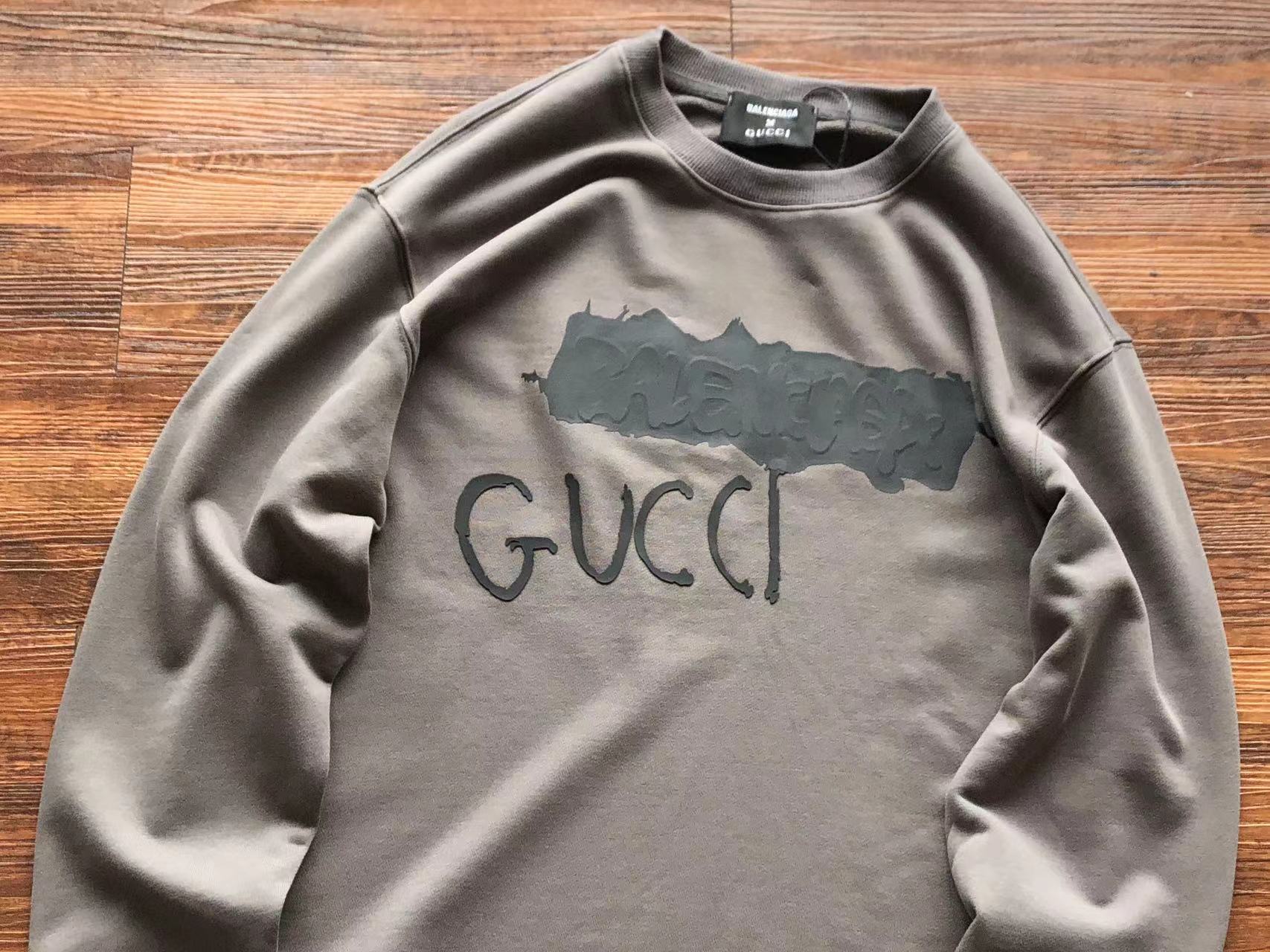 Gvc*1 x Ba1en*iaga Sweatshirt