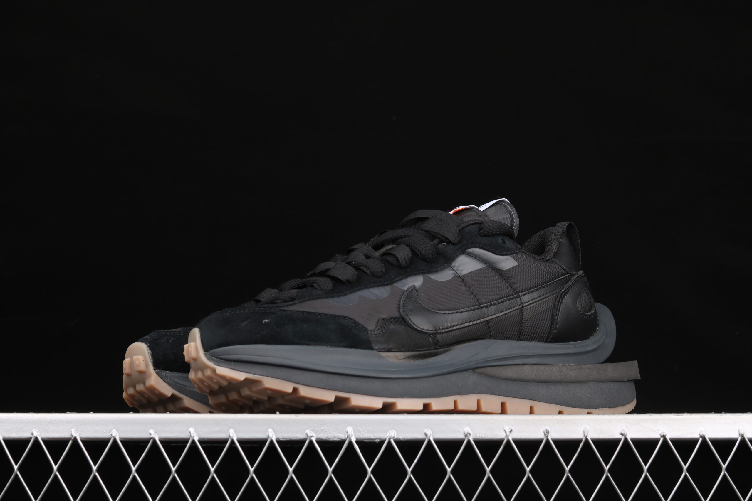 Nike Vaporwaffle, Sacai Black Gum