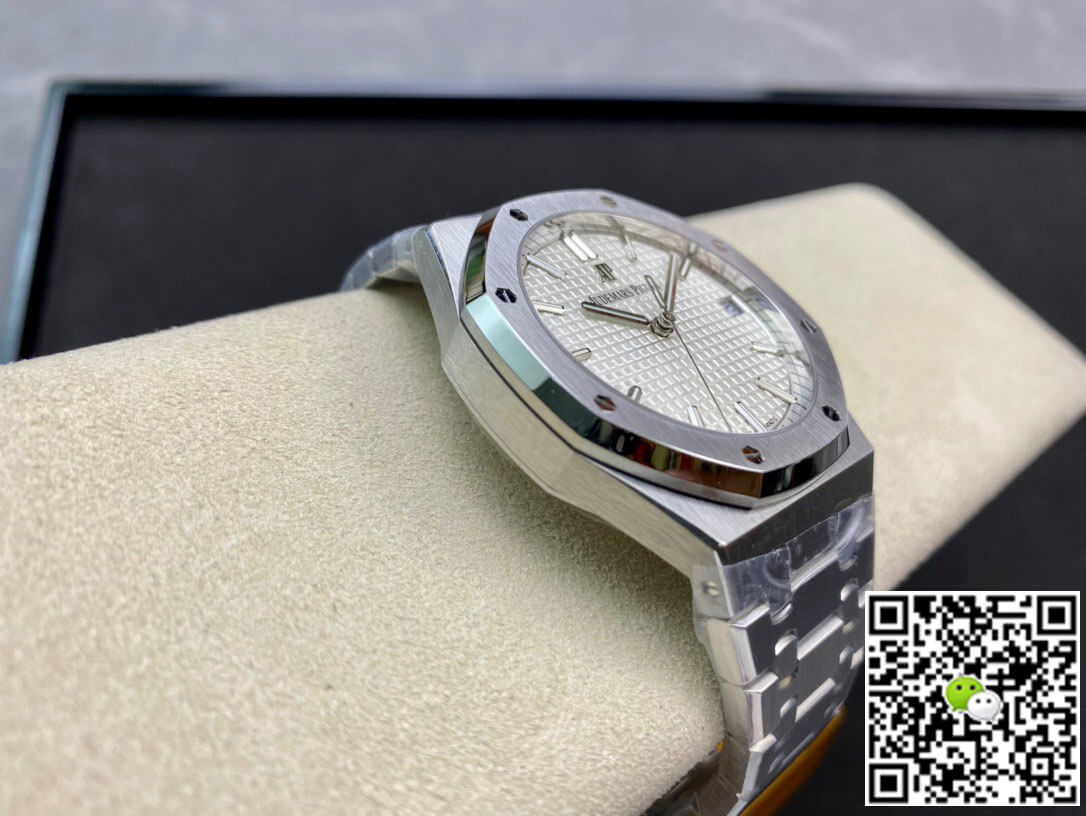 Replica Audemars P1g*et Royal Oak 15500ST.OO.1220ST.04 1:1 Best Edition ZF Factory White Dial