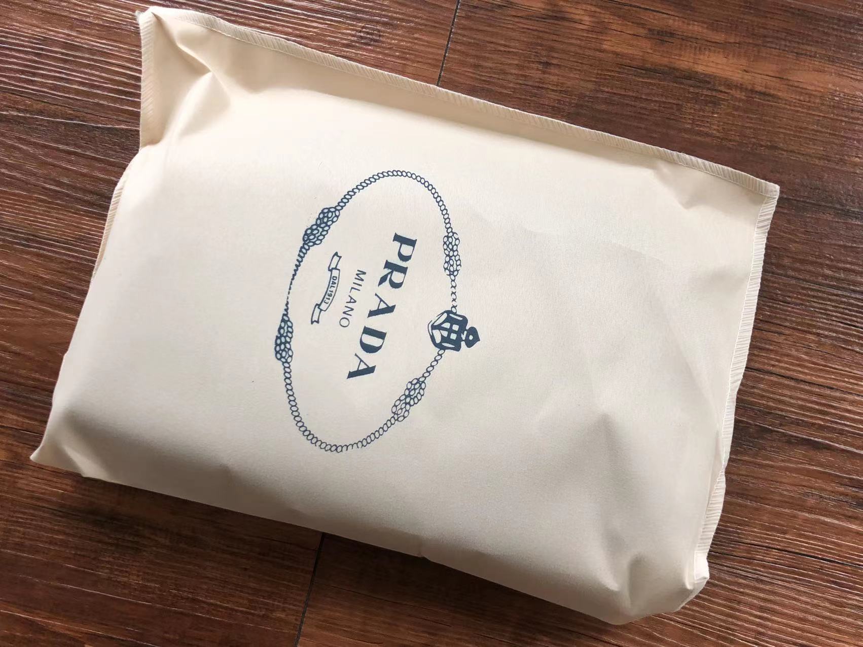 Pra*a Bag Dupe Bag(ColaReps)