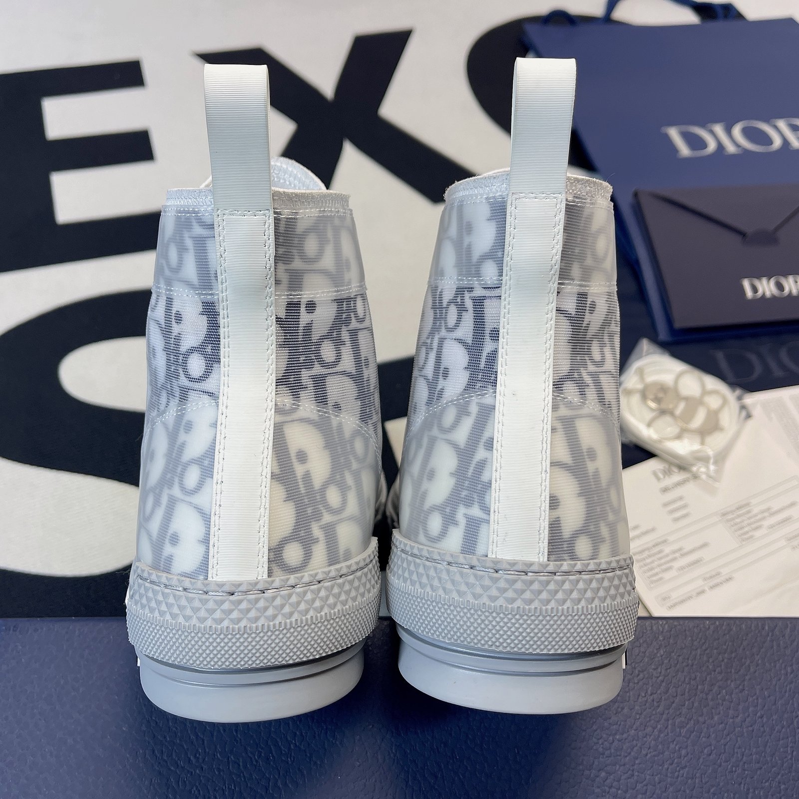 D10r B23 High Top Sneaker 26