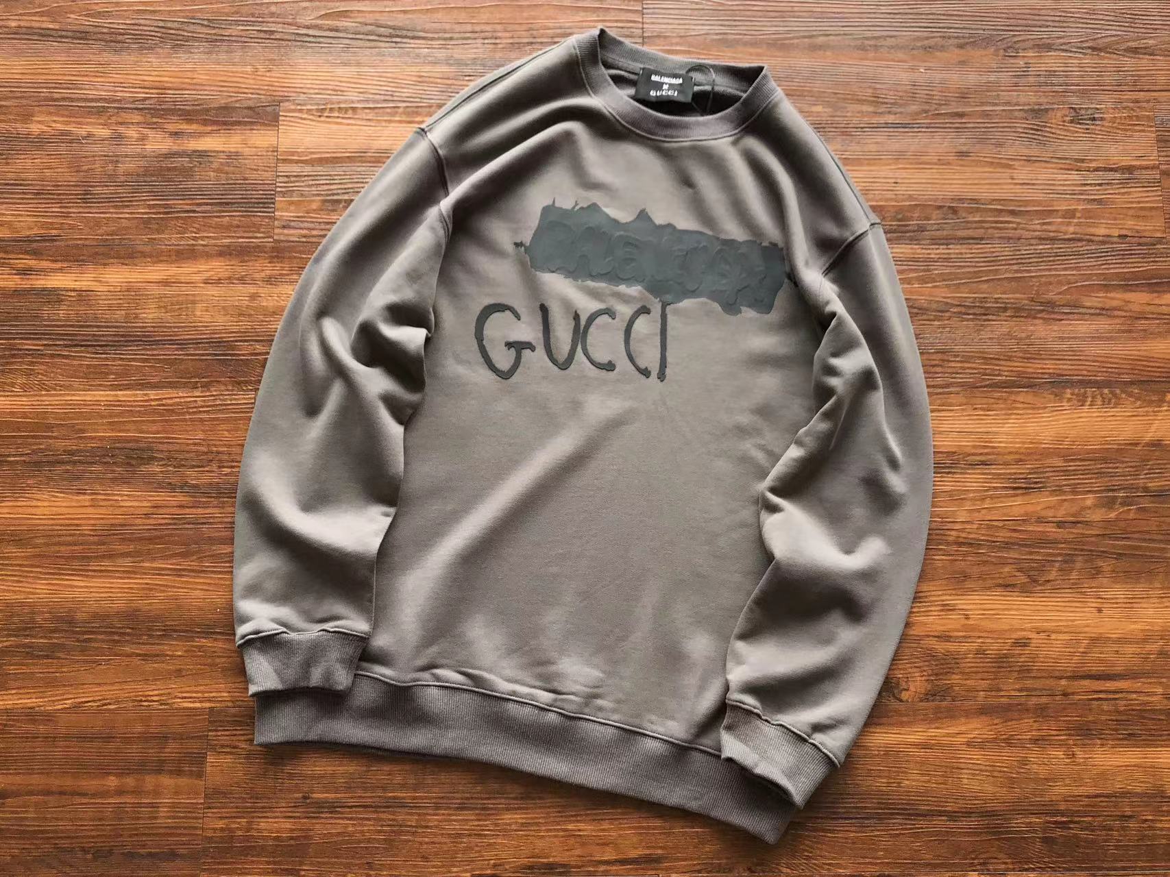 Gvc*1 x Ba1en*iaga Sweatshirt
