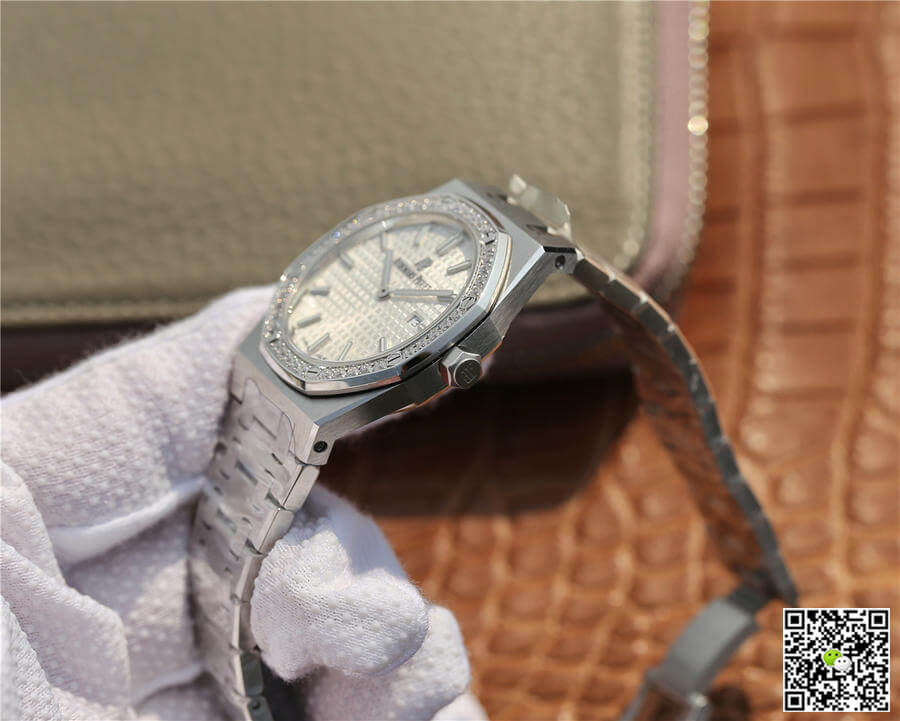 Replica Audemars P1g*et Royal Oak 67650 1:1 Best Edition JF Factory D1am0nd Bezel