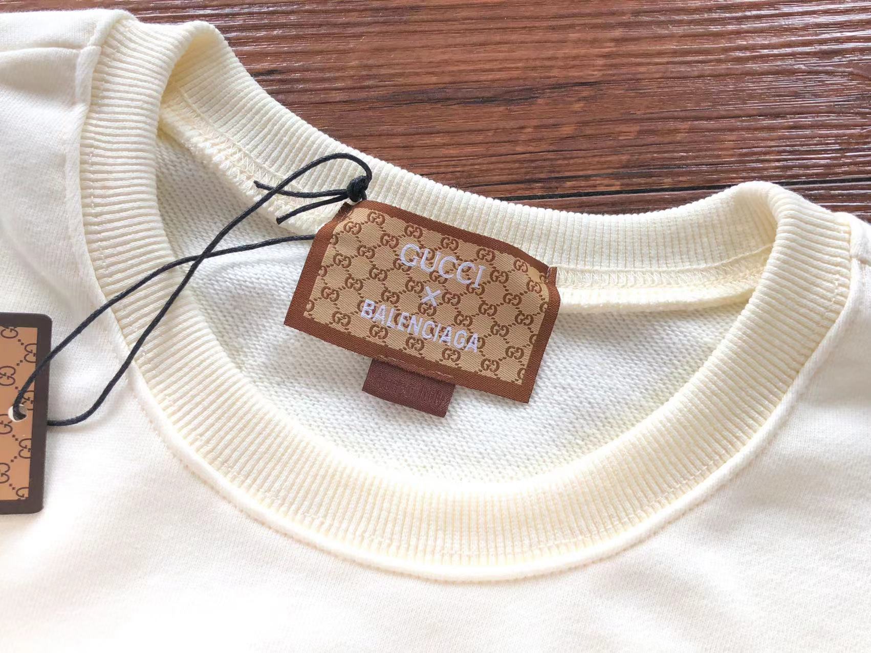 Gvc*1 x Ba1en*iaga Sweatshirt