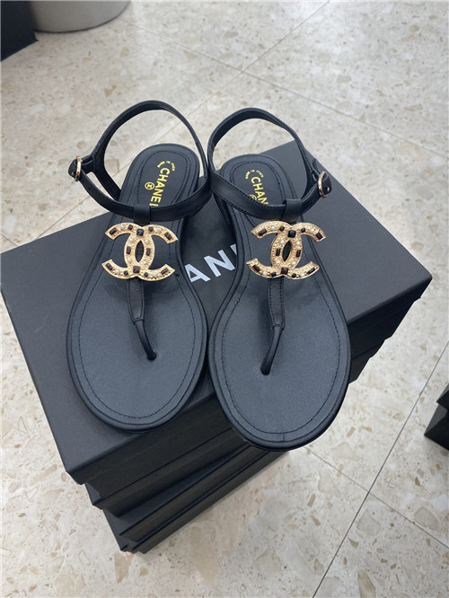 Ch**el flat sandals