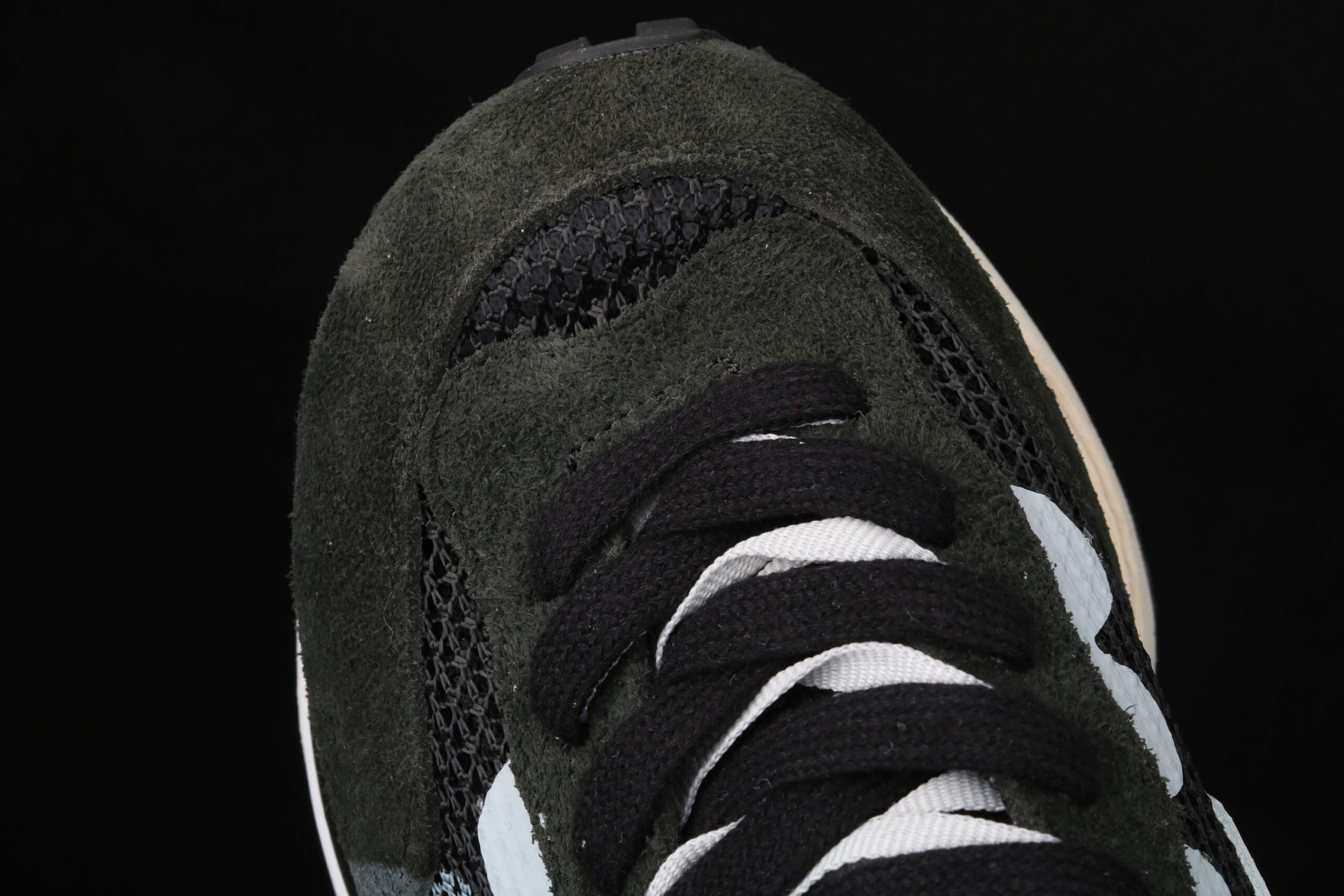 Nike Vaporwaffle, Sacai Black White