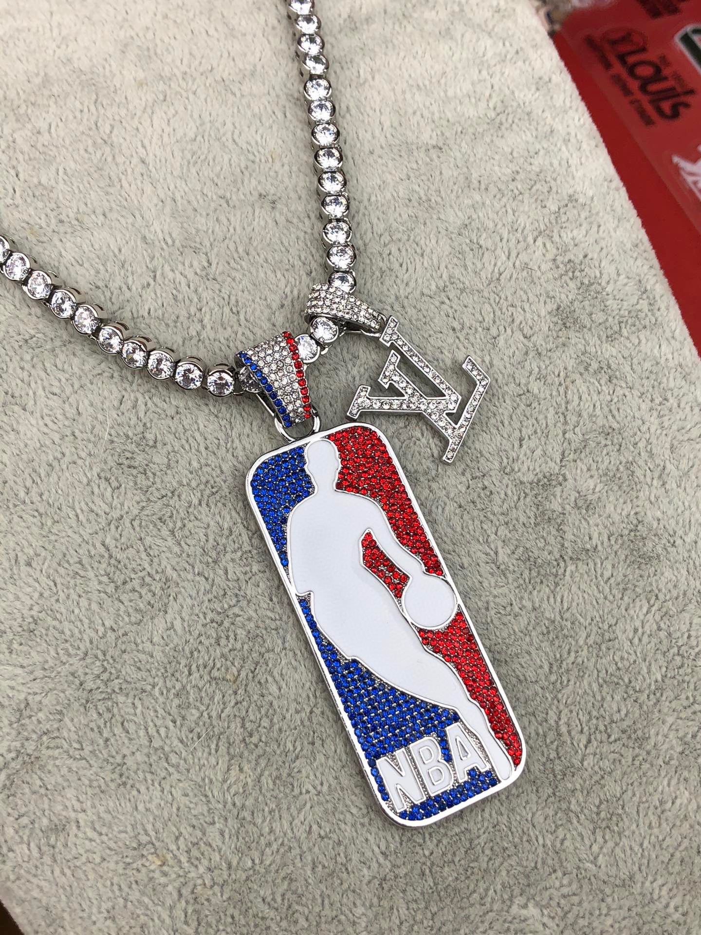 L0vis Vvtt0n x NBA Necklace