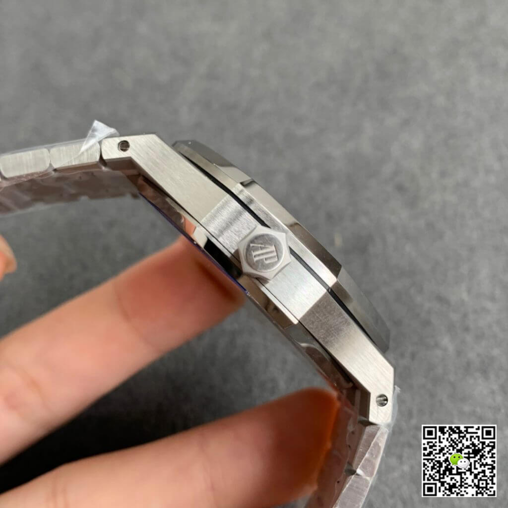 Replica Audemars P1g*et Royal Oak 15500ST.OO.1220ST.03 1:1 Best Edition ZF Factory Black Dial