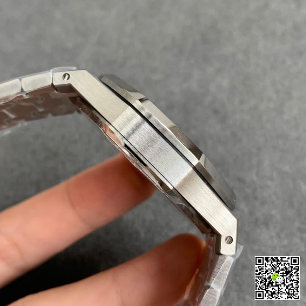 Replica Audemars P1g*et Royal Oak 15500ST.OO.1220ST.03 1:1 Best Edition ZF Factory Black Dial