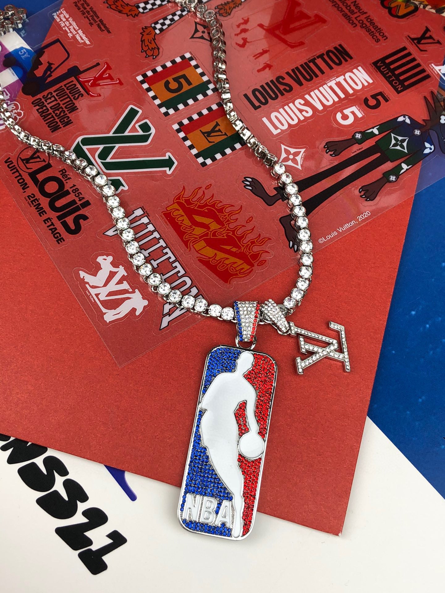 L0vis Vvtt0n x NBA Necklace