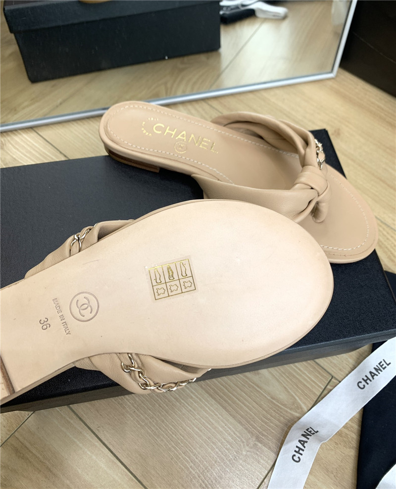 Ch**el flat chain slippers