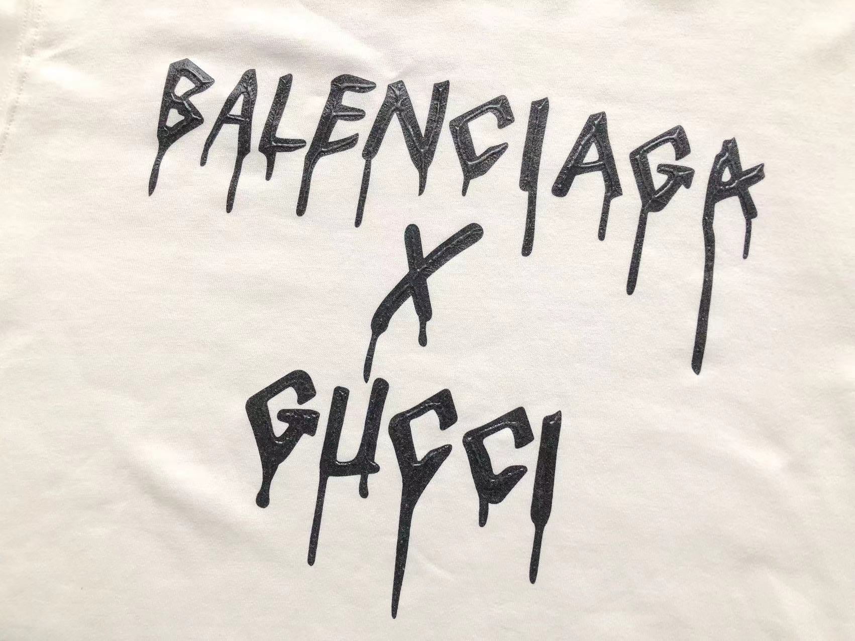 Gvc*1 x Ba1en*iaga Sweatshirt