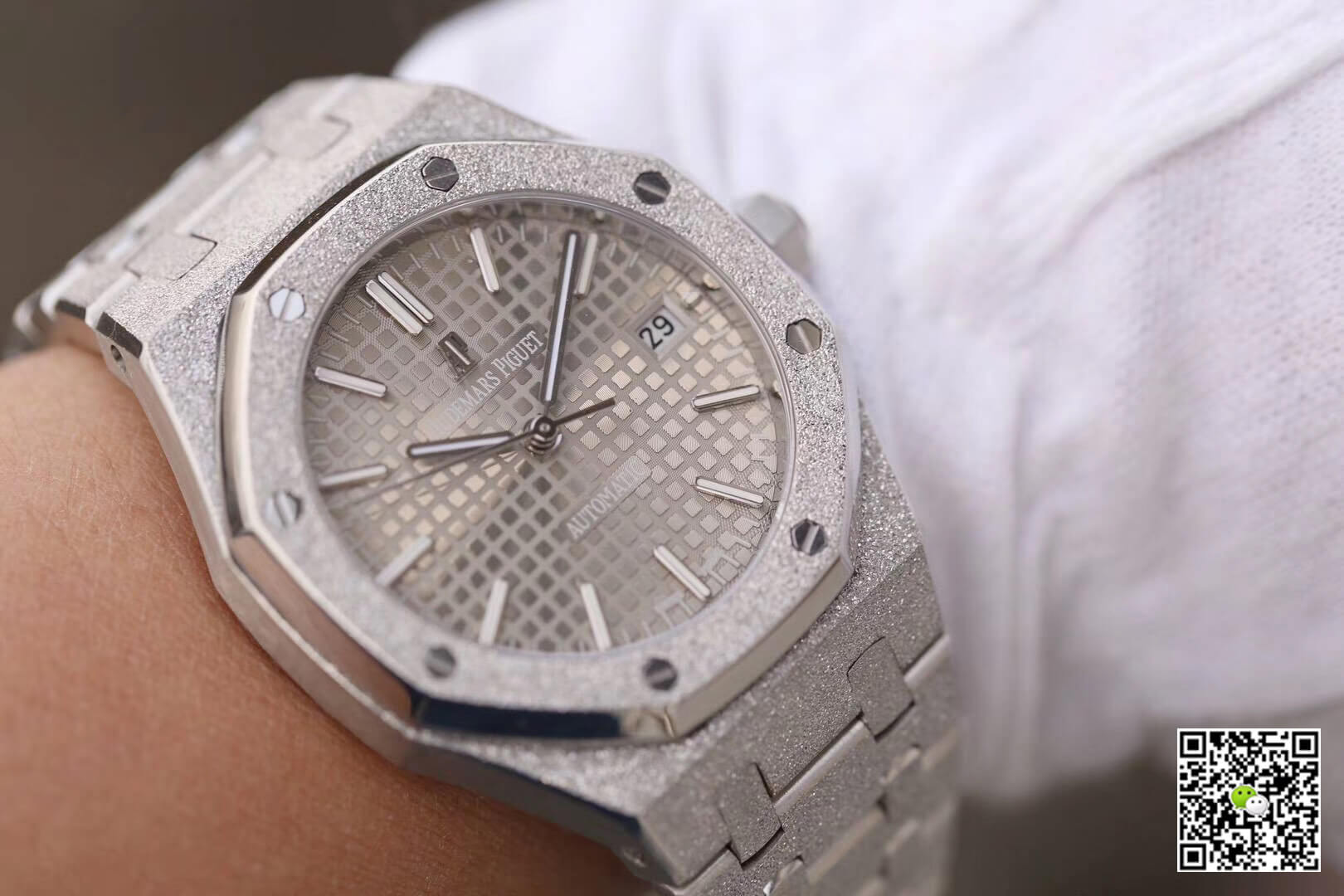 Replica Audemars P1g*et Royal Oak 15454BC.GG.1259BC.01 1:1 Best Edition JH Factory Rhodium Dial