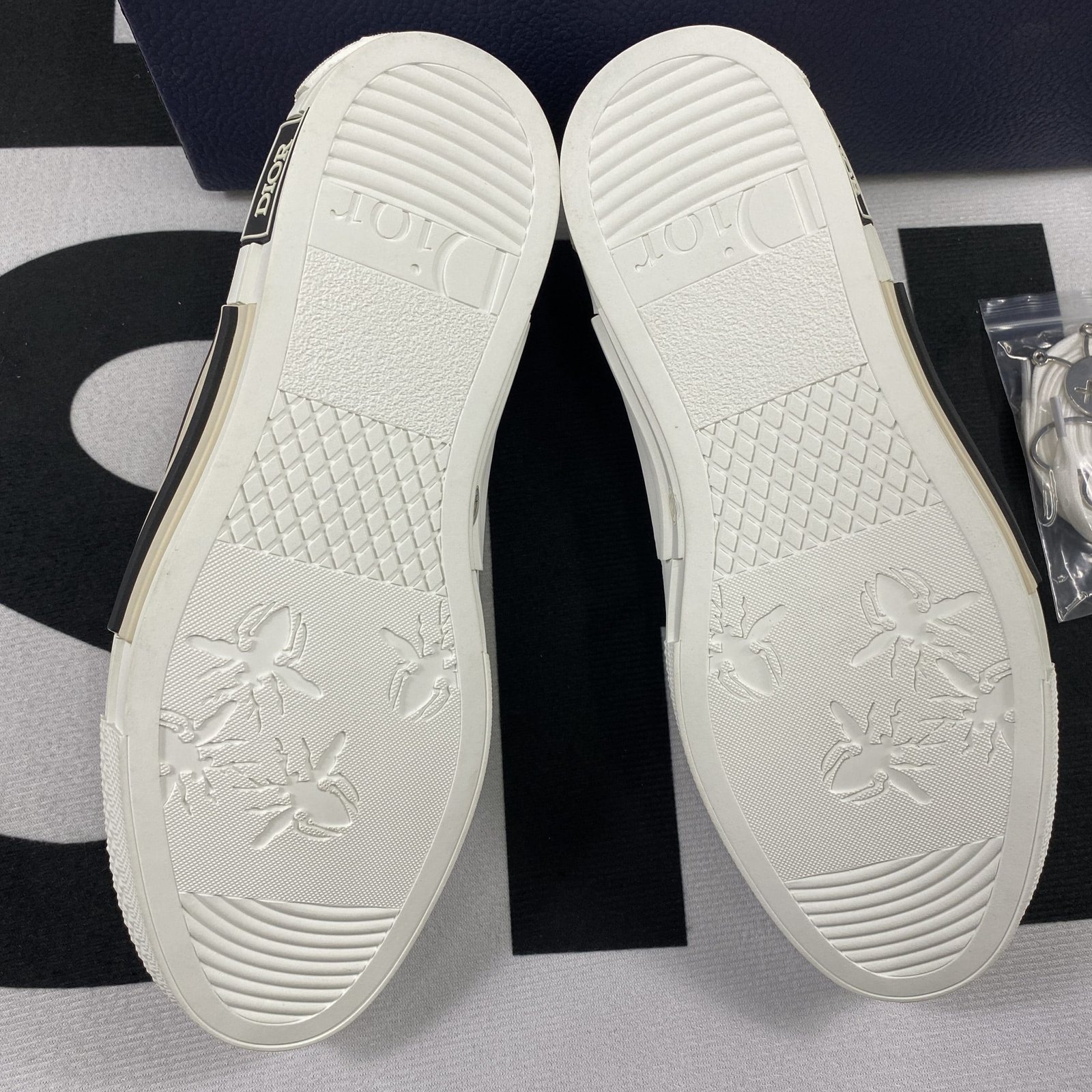 D10r B23 High Top Sneaker 6